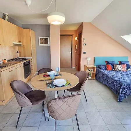 Apartment Accogliente Mansarda Tedeschi A Due Passi Dal Mare San Benedetto del Tronto