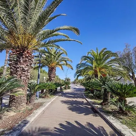 Apartment Accogliente Mansarda Tedeschi A Due Passi Dal Mare *
